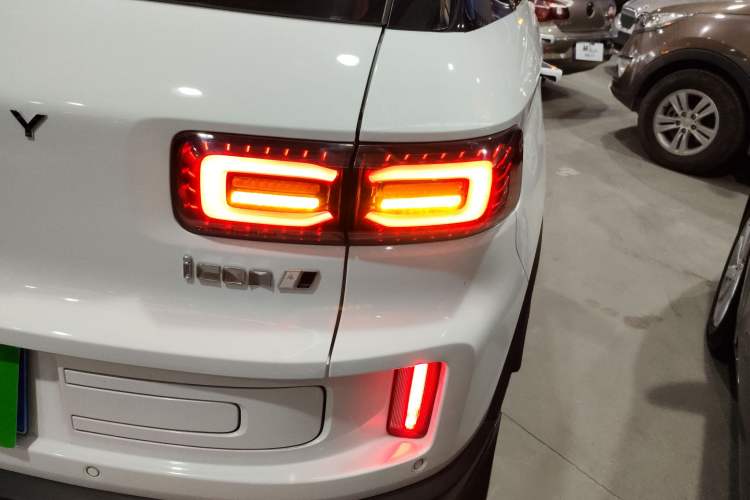 Used Geely Auto icon 2023 1.5TD Chocolate Smoothie Edition
