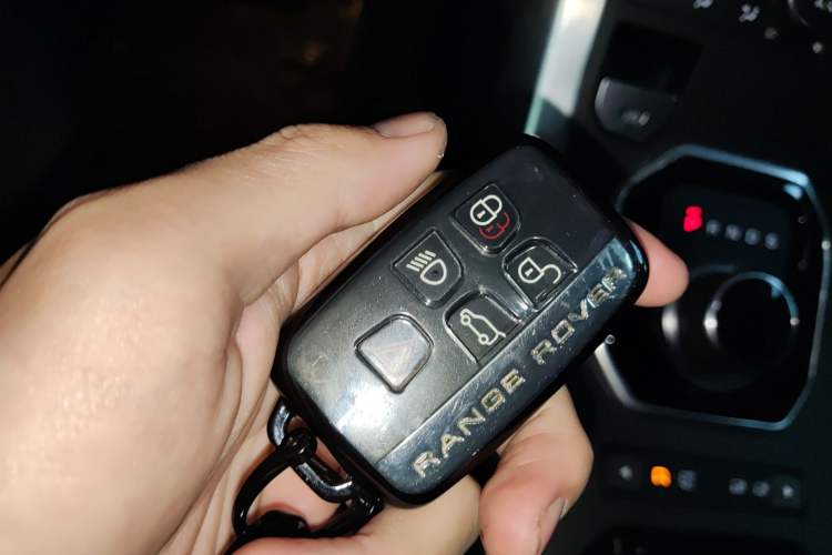 Used Land Rover Range Rover Evoque 2018 240 PS SE Smart Brilliance Edition

