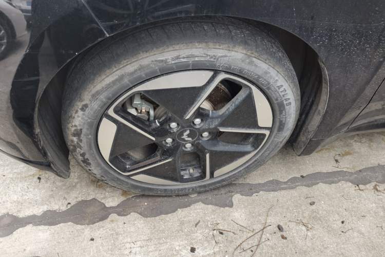 Used Wuling Xingguang 2023 150 Advanced Edition Left Front Wheel Hub