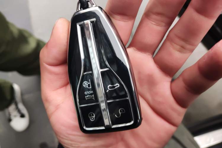 Used Hongqi HS5 2022 Revised Version 2.0T Smart Connect Flagship Edition Vehicle Key