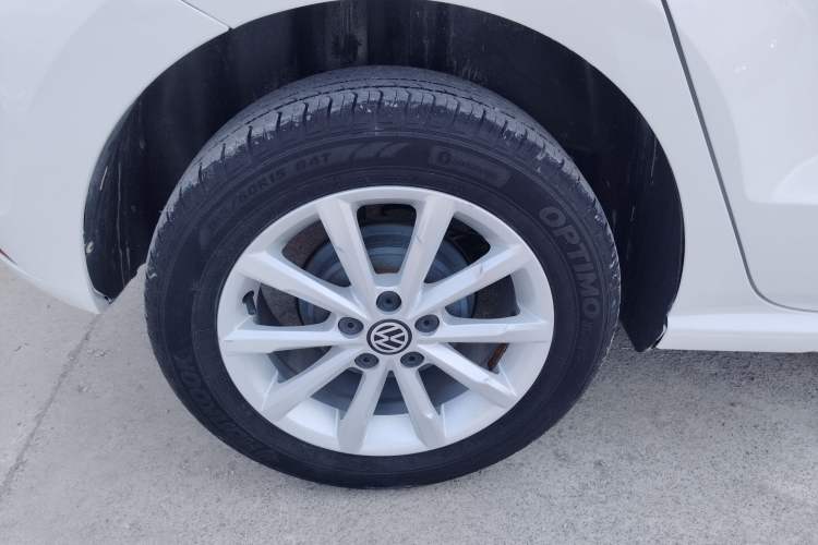 Used Volkswagen Polo 2016 1.6L Automatic Comfort Model
