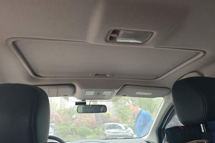 Used Nissan Tiida 2014 1.6L CVT Smart Model Headliner