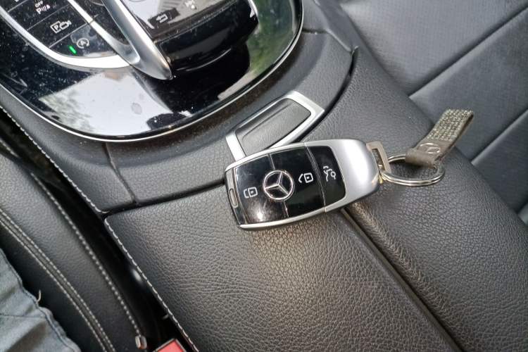 Used Mercedes-Benz E-Class 2016 E 200 L Sport Edition Vehicle Key