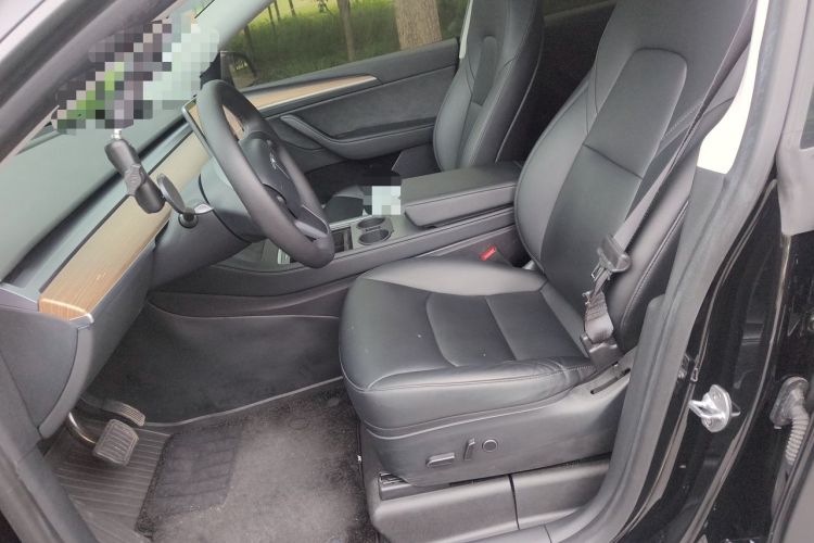 Used Tesla Model Y 2022 Long-Range All-Wheel-Drive Version
