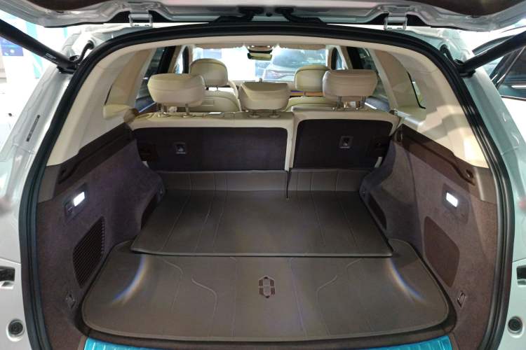 Used Hima AITO M7 2024 1.5T Rear-Drive Plus Version 5 Seats Trunk