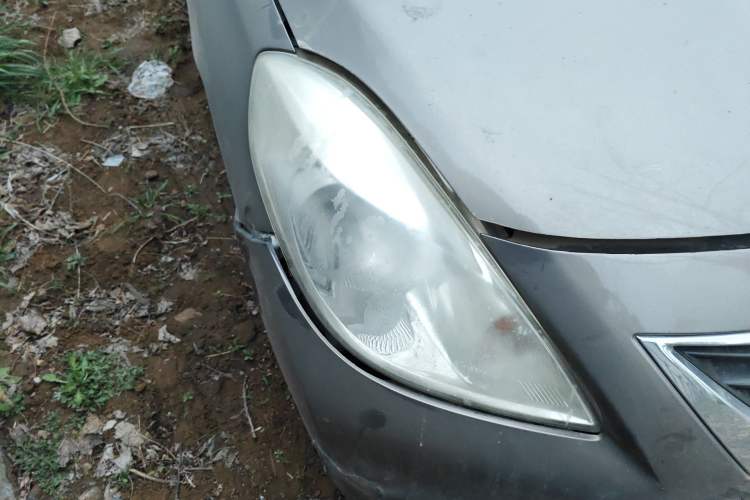 Used Nissan Sunny 2011 1.5XE CVT Comfort Edition Right Front Headlight