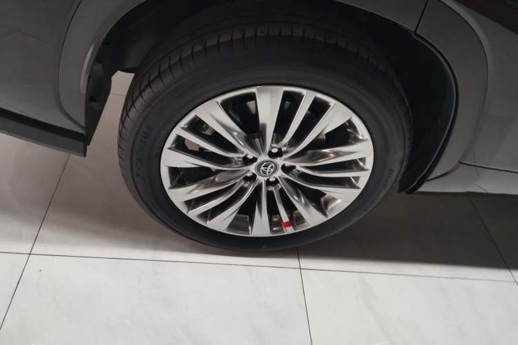 Used Toyota Highlander 2024 2.5L Smart Electric Hybrid Dual-Engine Four-Wheel Drive Prestige Version – 7 Seats