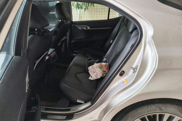 Used Toyota Camry 2018 Dual-Engine 2.5 HG Luxury Edition Left Rear Seat