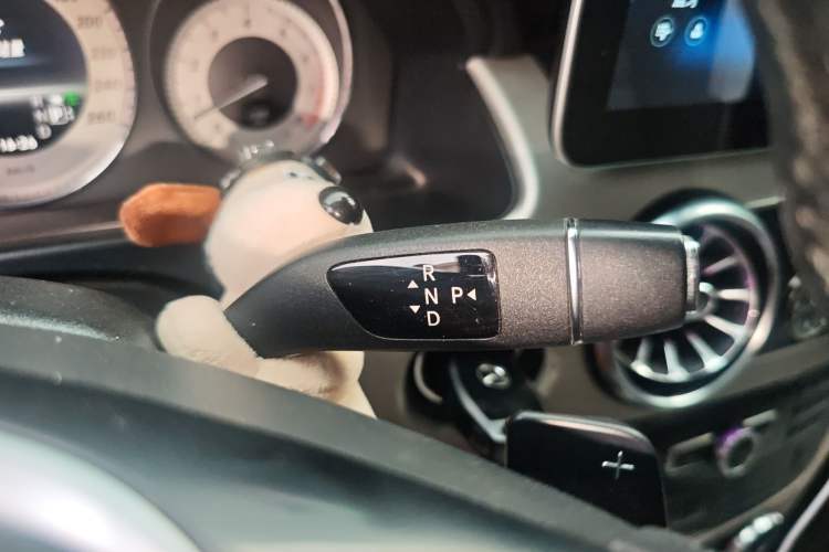 Used Mercedes-Benz GLK-Class 2013 GLK 300 4MATIC Fashion Model Gear Lever