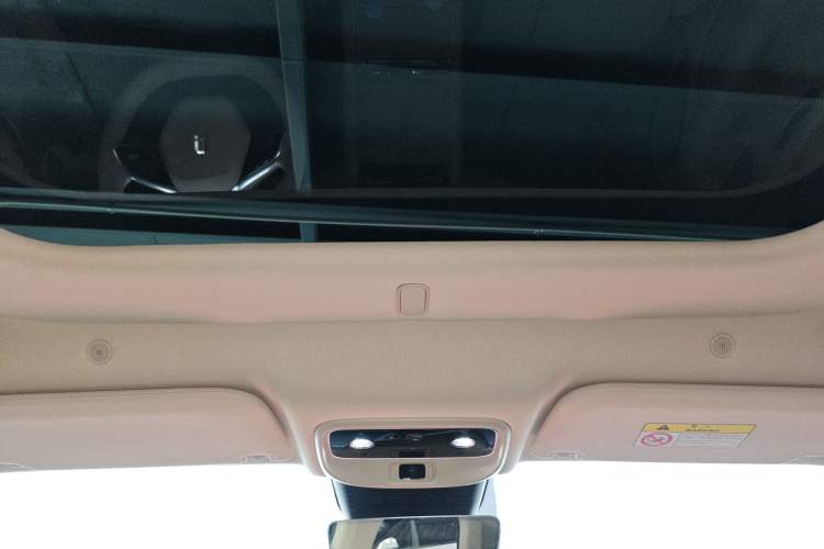 Used Hima AITO M5 2025 Extended-Range Ultra All-Wheel-Drive Version Headliner