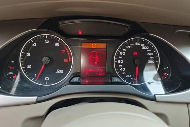 Used Audi A4L 2011 2.0 TFSI Comfort Model Instrument Cluster