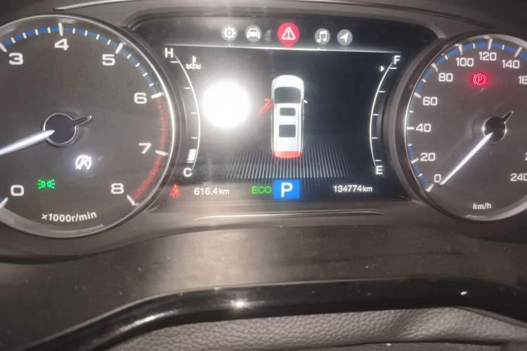 Used GAC Trumpchi M8 2020 390T Deluxe Edition Odometer Close Up