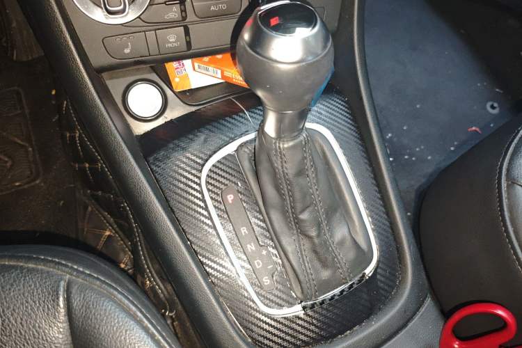 Used Audi Q3 2015 35 TFSI quattro Technology Edition Gear Lever