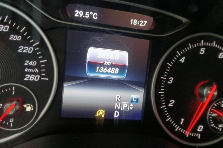 Used Mercedes-Benz B-Class 2015 B 200 Fashion Model Odometer Close Up