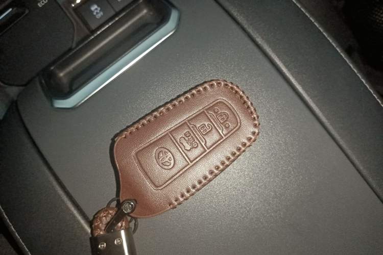 Used Toyota Highlander 2023 2.5L Smart Electric Hybrid Dual-Motor All-Wheel-Drive Supreme Edition – 7 Seats
