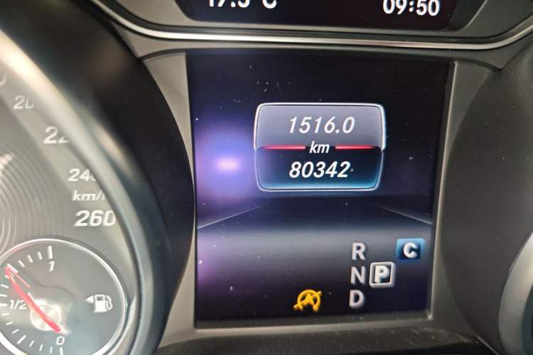 Used Mercedes-Benz GLA 2018 GLA 220 4MATIC Sport Edition Odometer Close Up