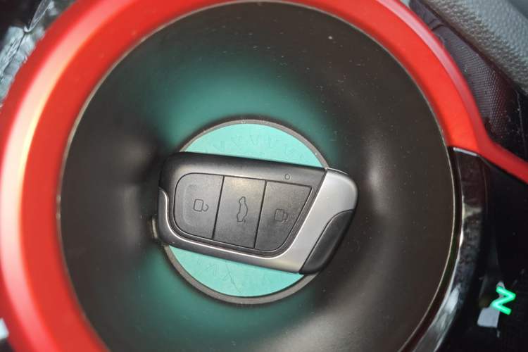 Used Chery QQ Little Ant 2022 Revised Version Sweet Pink Edition Half-Sugar Version Lithium Iron Phosphate 30.7 kWh 30 kW 301 km
