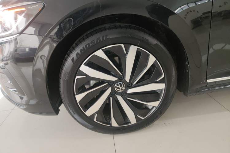 Used Volkswagen Passat 2023 380TSI Luxury Edition
