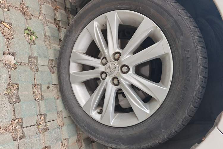Used Lexus CT 2014 CT200h Comfort Edition Monochrome Right Front Wheel Hub
