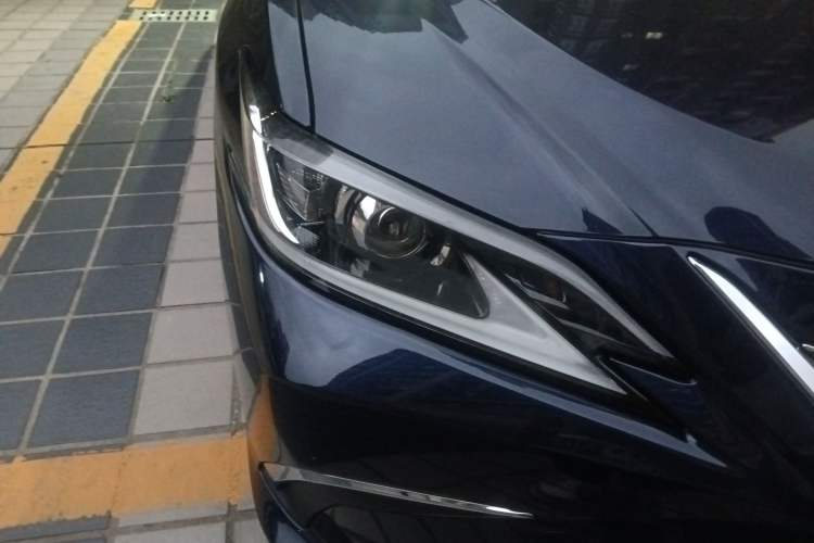 Used Lexus ES 2018 300h Premier Edition China V Standard
