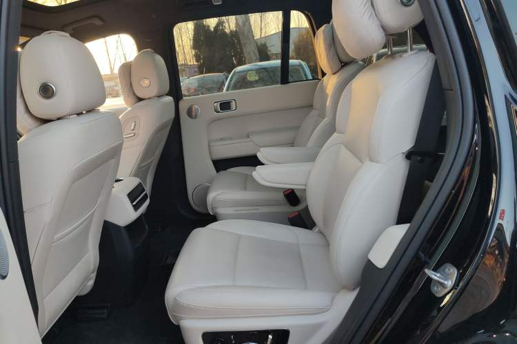 Used Li Auto L8 2023 Pro Model
