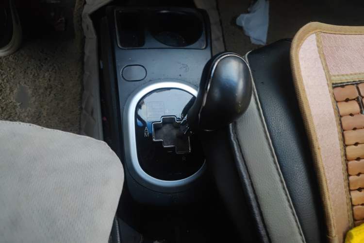 Used Changan CX20 2014 1.4L IMT Sunroof Navigation Version China IV Standard
