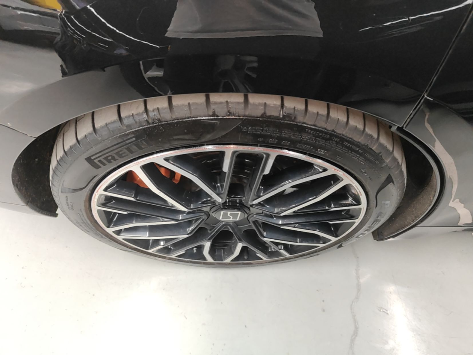 Zeekr 001 2025 YOU Edition 100 kWh All-Wheel Drive — снимка 11