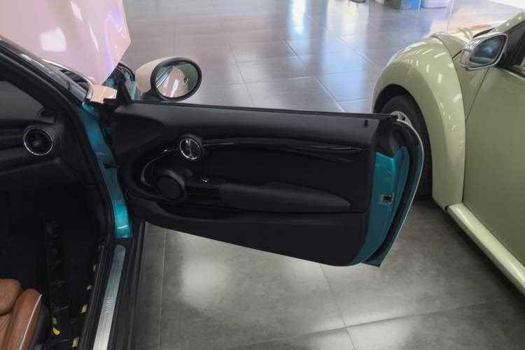 Used MINI MINI 2019 1.5T COOPER CABRIO Artist
