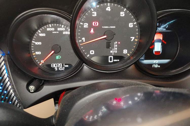 Used Porsche Macan 2014 Macan 2.0T Odometer Close Up