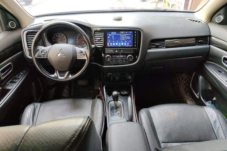 Used Mitsubishi Outlander 2018 2.0L Two-Wheel Drive Glory Edition 5 Seats
