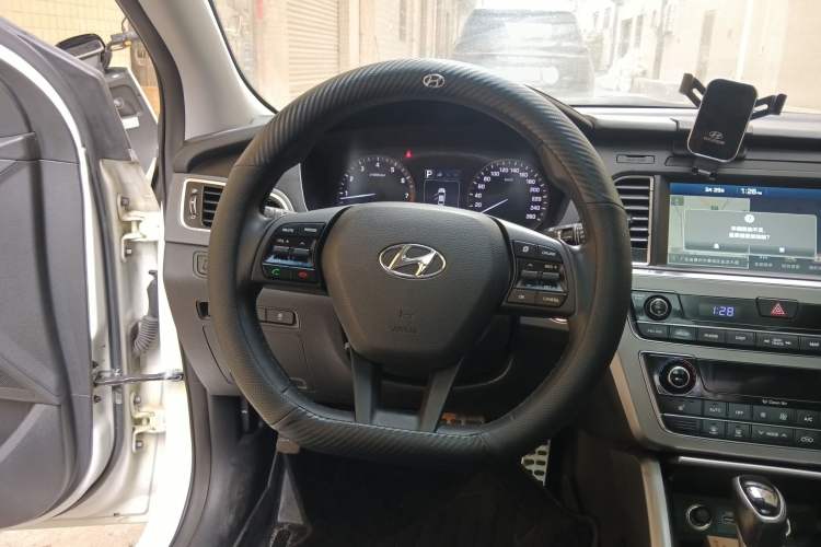 Used Hyundai Sonata 2015 1.6T GLS Smart Model Steering Wheel