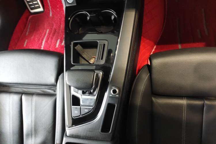 Used Audi A4L 2024 40 TFSI Luxury Dynamic Edition Gear Lever