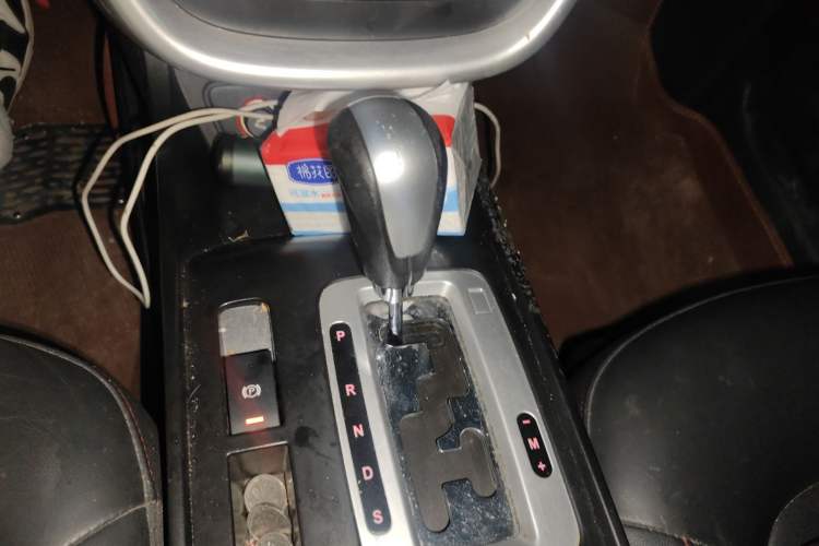 Used Bestune X80 2013 2.0L automatic luxury version
