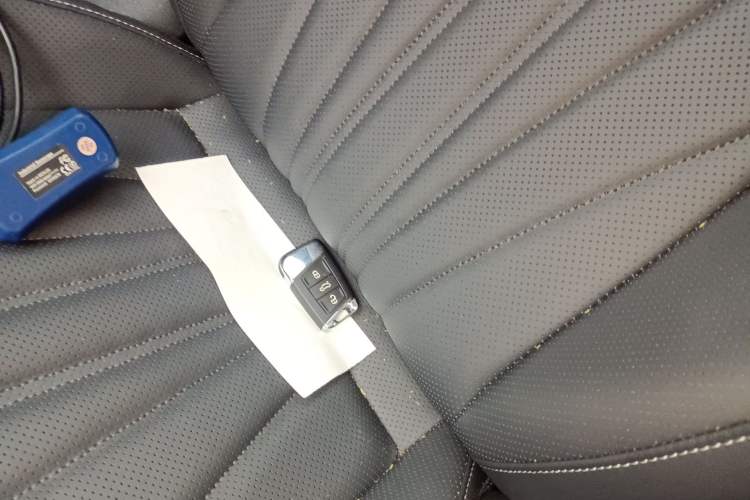 Used Volkswagen Passat 2024 330TSI Elite Edition Vehicle Key