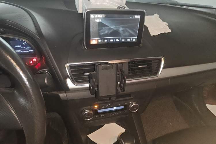 Used Mazda Mazda 3 Axela 2016 Sedan 1.5L Automatic Luxury Model