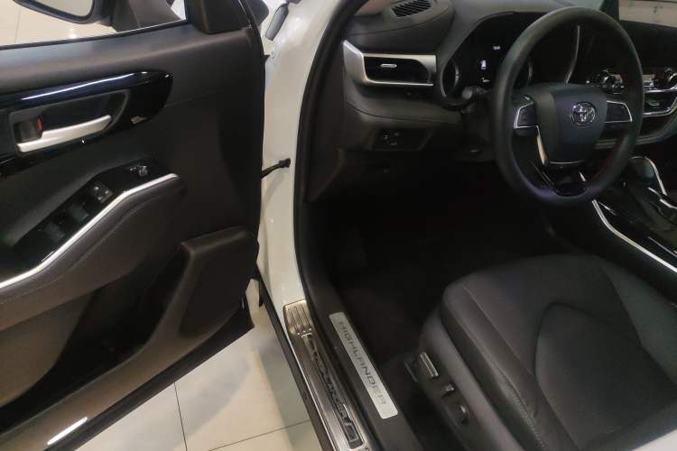 Used Toyota Highlander 2022 Dual-Engine 2.5L Four-Wheel Drive Prestige Version 7 Seats
