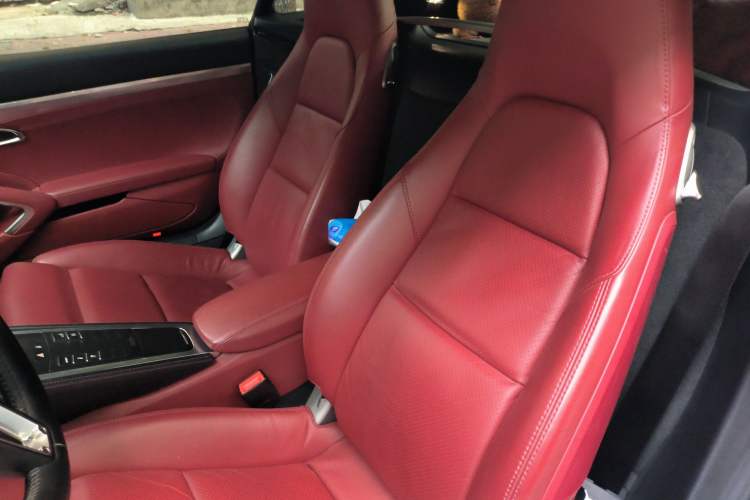 Used Porsche 718 2016 Cayman 2.0T
