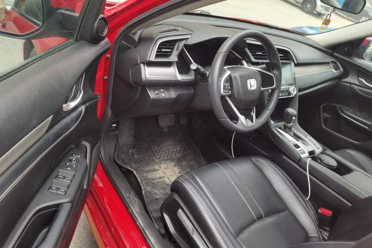 Used Honda Civic 2016 220TURBO CVT Luxury Edition Driver Seat