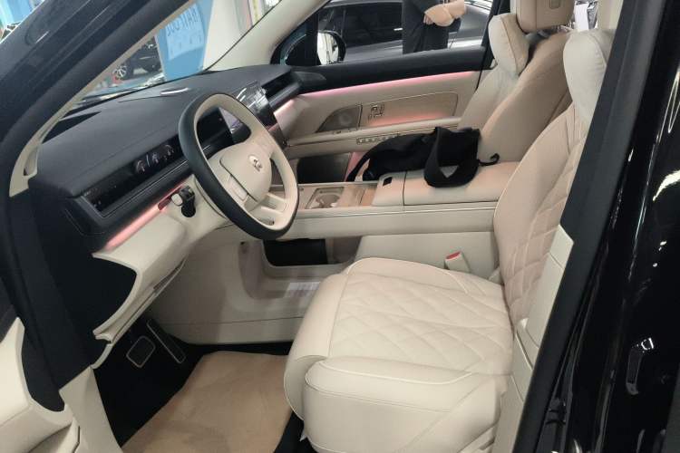 Used Nio ES8 2026 Model 6-seat Executive Luxury Edition Left Front Seat