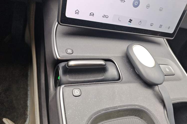 Used Nio ET5T 2024 75kWh Touring Gear Lever