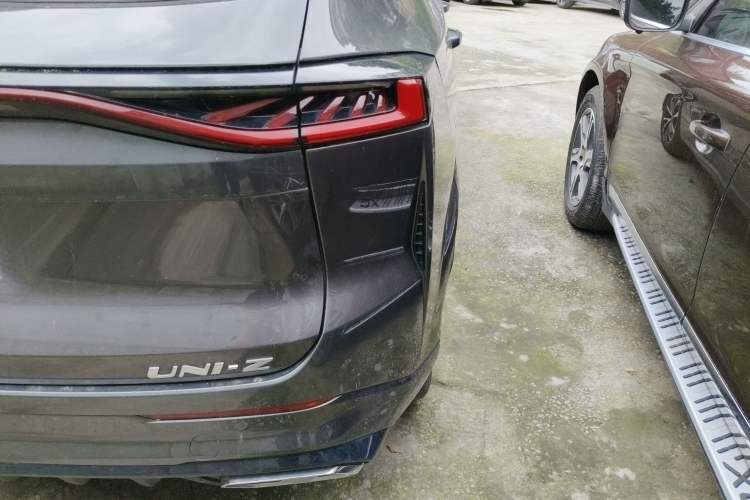 Used CHANGAN UNI-Z New Energy 2024 Blue Whale Smart Electric iDD 125km Beyond Edition Exterior 3