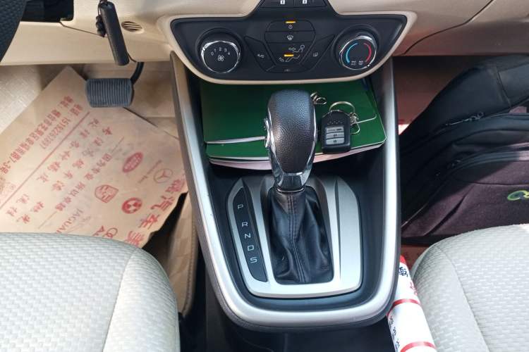 Used Ford Escort 2015 1.5L Automatic Comfort Edition Gear Lever