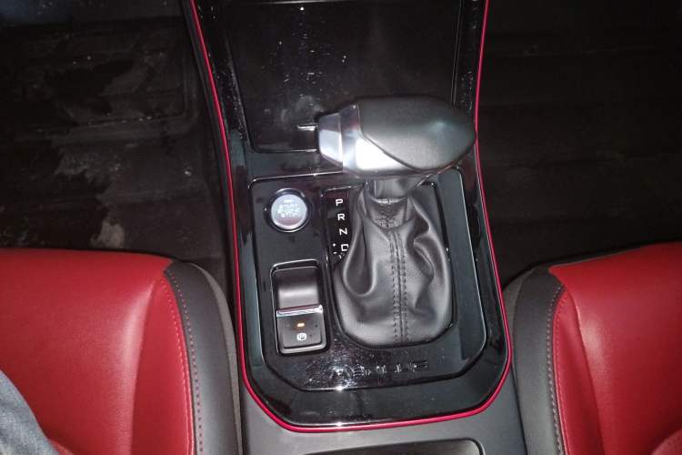 Used Dongfeng Aeolus Yixuan 2022 230T Automatic Adaptive-Beam Knight Edition
