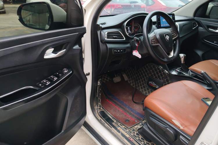 Used Baojun 730 2019 1.5T CVT Fashion Model 7 Seats China VI Emission Standard Driver Seat