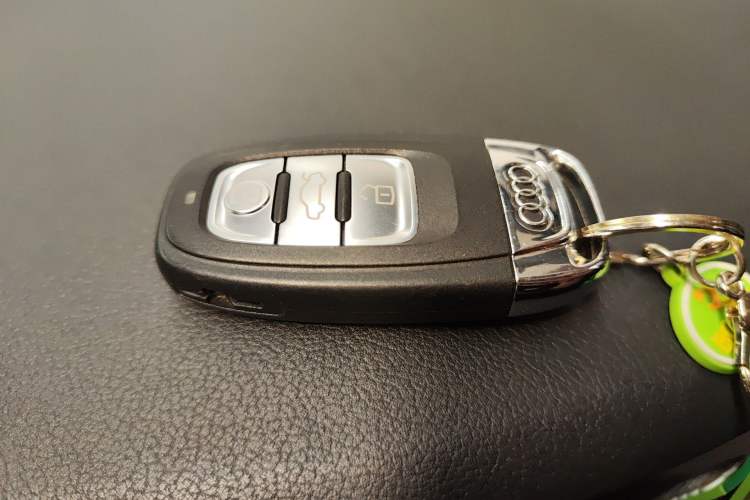 Used Audi A4L 2015 35 TFSI Automatic Comfort Model Interior 1