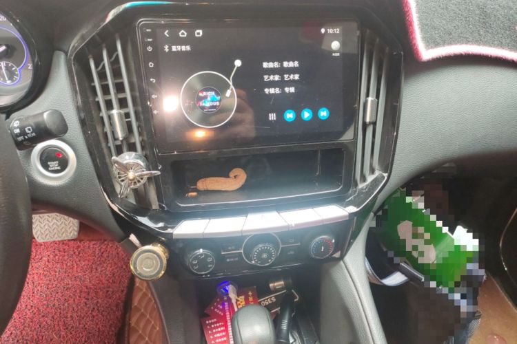 Used JMC Yusheng S350 2016 2.4T Automatic 2WD Diesel Luxury Version with Sunroof 7 Seats
