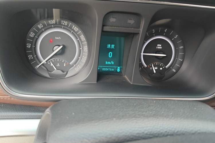 Used Buick GL8 2017 25S Luxury Version China V Standard Odometer Close Up