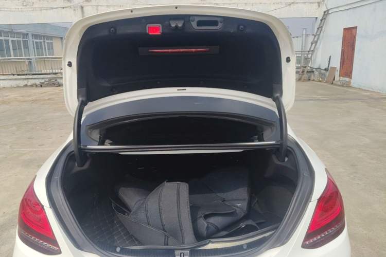 Used Mercedes-Benz C-Class 2019 C 180 L Fashion Edition Sport Version Trunk