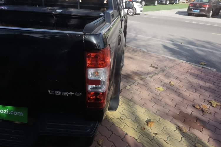 Used Isuzu JLM 2018 2.8T Classic Edition 4x4 Luxury Version JE493ZLQ5F
