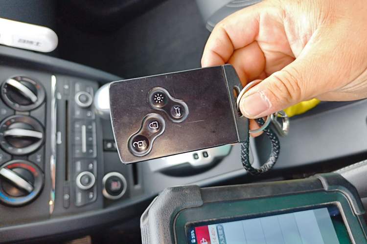 Used Renault Koleos 2014 Revised Version 2.0L Two-Wheel Drive Smart Enjoyment Edition
